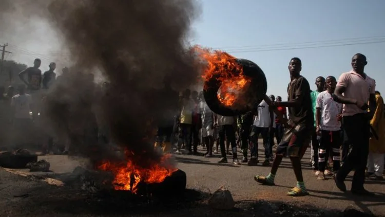 Nigerians protest insecurity following frequent kidnappings 7 Nigerians protest insecurity following frequent kidnappings