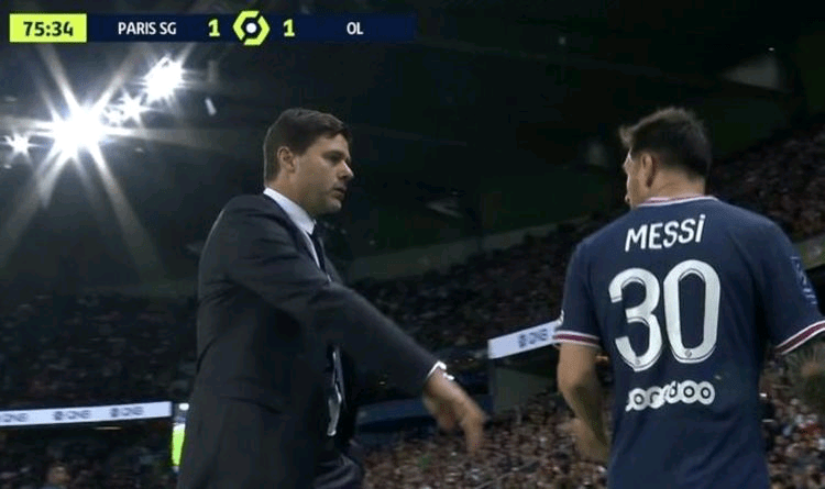 Lionel Messi makes his feelings clear to Mauricio Pochettino after surprise PSG substitution 2 Lionel Messi