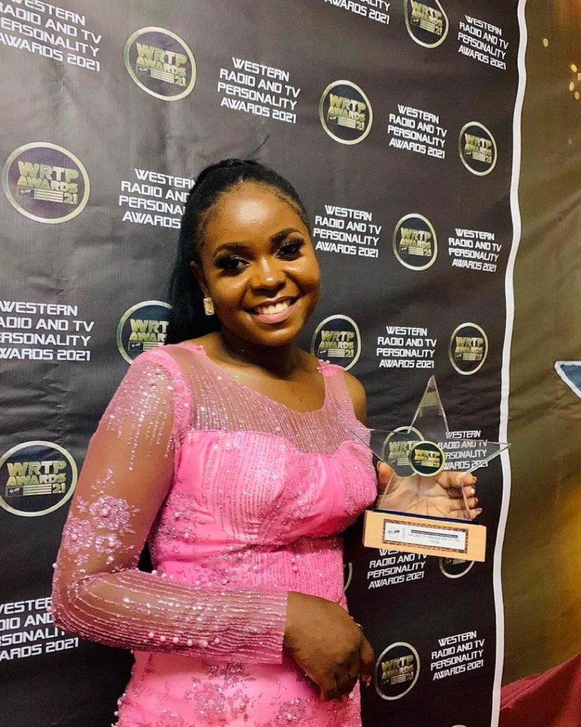 Nana Ama Boadiwa was crowned as the best Online TV Presenter in the Western Radio and Tv personality Awards. 5 WhatsApp Image 2021 12 13 at 4.55.49 AM