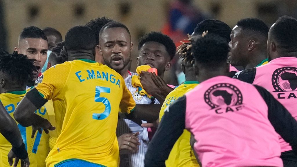 Asamoah Gyan Cries Uncontrollably, Andrew Ayew Disappointed At Ghana's draw 3 Asamoah Gyan