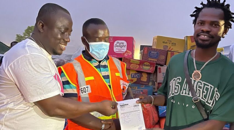 Fameye Visits The People Of Apietse And Donated Some Items To Them After The Explosion (PHOTOS) 2 Fameye