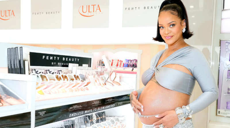 Rihanna Wore Another Bump-Baring Outfit During Date Night With ASAP Rocky 2 Rihanna