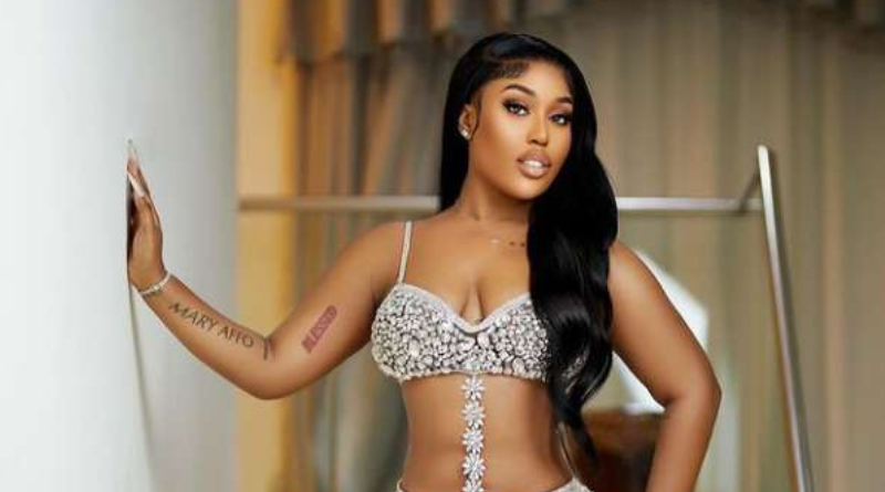 Fantana Released Sultry Photos To Celebrate Her Birthday, Netizens React 2 Fantana