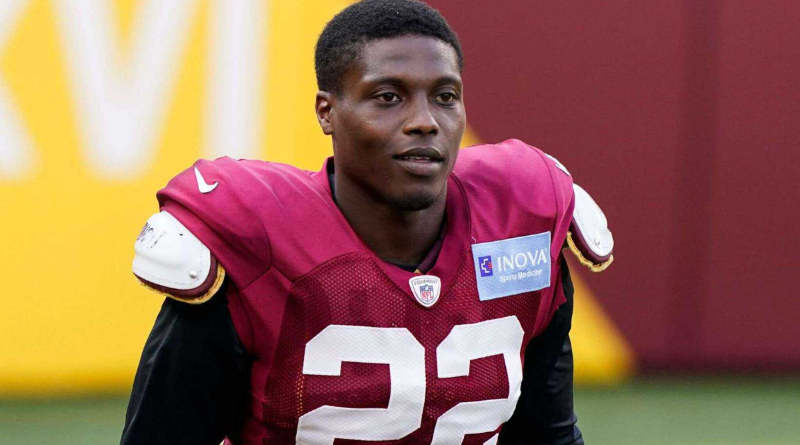 Deshazor Everett Net Worth - How Rich is American Football Player? 2 Deshazor Everett Net Worth