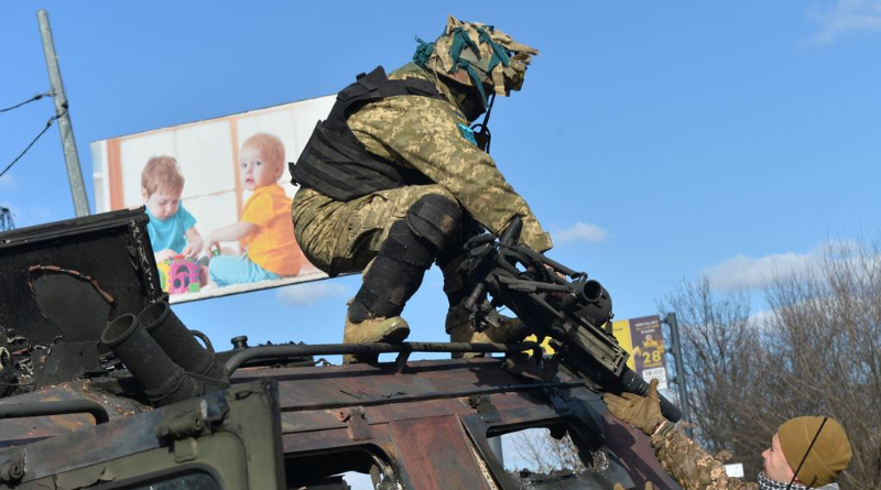 In order to recruit voluntary soldiers, Russia uses vehicles and high salaries.