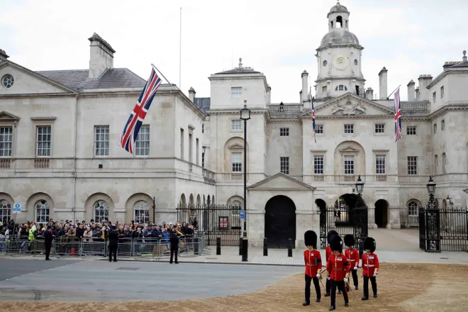 Live updates on the funeral for Queen Elizabeth II: Prince George and Princess Charlotte 3 Queen Elizabeth II