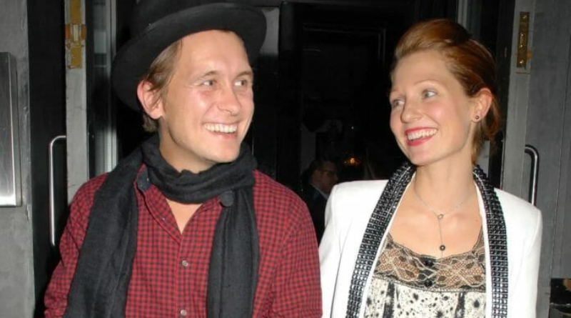 Who is Mark Owen’s wife Emma Ferguson? Learn About Her. 2 Who is Mark Owen’s wife Emma Ferguson? Learn About Her.