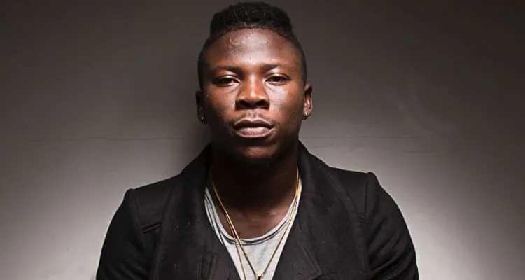 Stonebwoy Exhilarates His Fans As He Makes An Entrance In A Posh Wheel Drive To Mark The Music Video Debut Of 'Gidigba' 3 1666771441456 1