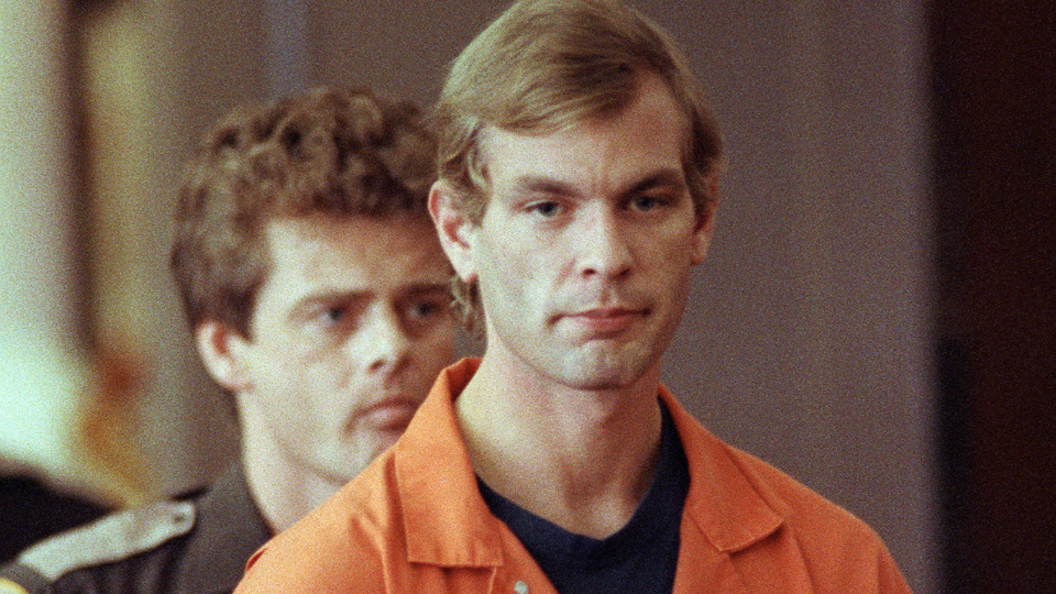 how serial killer Jeffrey Dahmer taunted prisoners to murder him