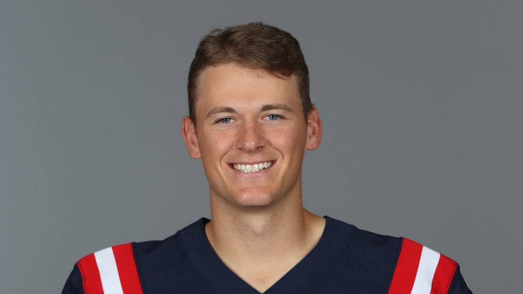 Mac Jones Biography: Net Worth, Height, Weight, Salary, Wife, college, age 2 Mac Jones Biography: Net Worth, Height, Weight, Salary, Wife, college, age
