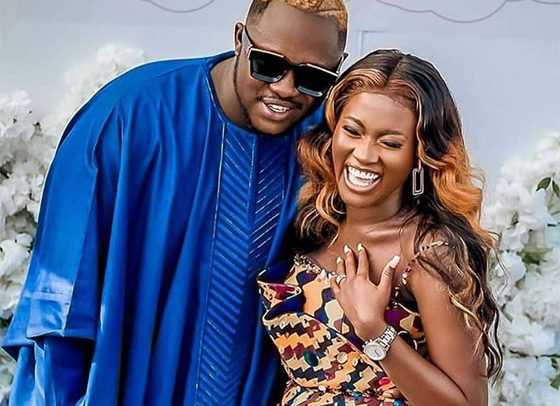 More Tension Mounts As Fella Makafui and Medikal's Mom Exchange Heated Tantrums At Medikal's Residence 2 1668081716628