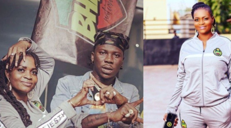 Ayisha Modi showers money on Stonebwoy in the midst of rumors of their fallout - Watch Video 2 Ayisha Modi