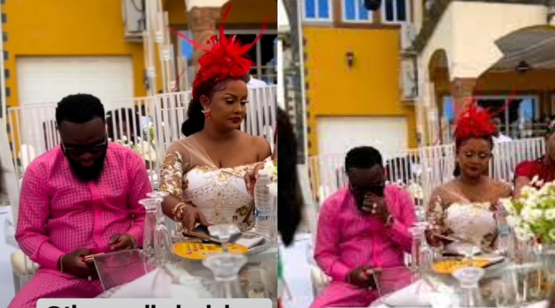 Reactions From Ghanaians When Maxwell Snubbed McBrown And Play With His Phone At An Event. 2 Maxwell Snubbed McBrown