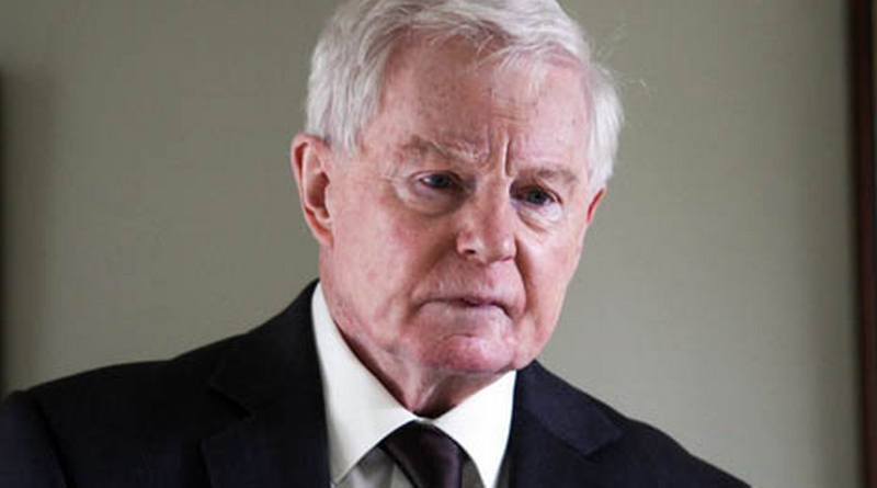 Derek Jacobi Biography: Age, Career, Net Worth, Family 2 Derek Jacobi Biography