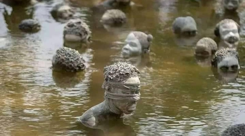 Video: Ghanaian Artist Creates Haunting Sculptures Of Slaves In Accra Lake 2 Haunting Sculptures Of Slaves In Accra Lake