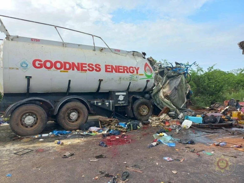 On the Accra-Cape Coast route, a fatal accident involving a Yutong bus and a fuel truck claimed the lives of 16 persons. 3 accident