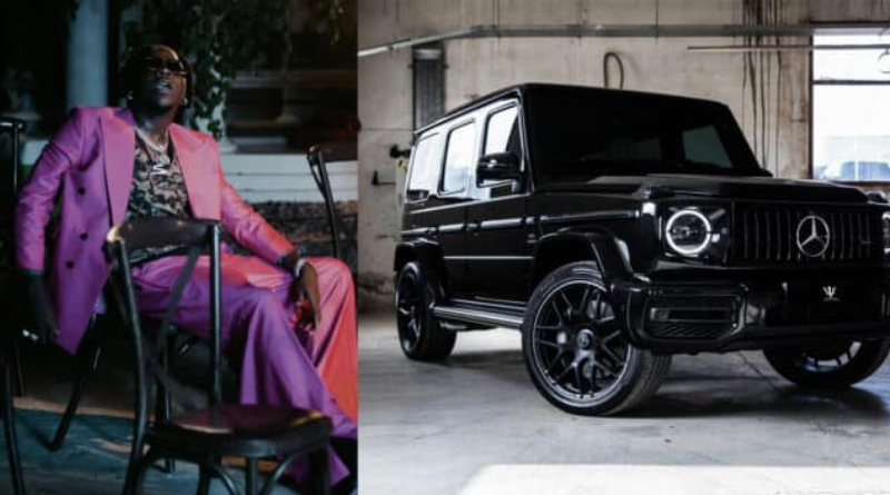 Watch Stonebwoy and wife’s glamorous entry to the launch of Phantom V Fold 2 Stonebwoy and wife